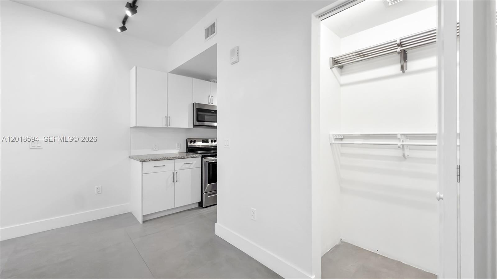 1536 NW 15th Ave # 203
