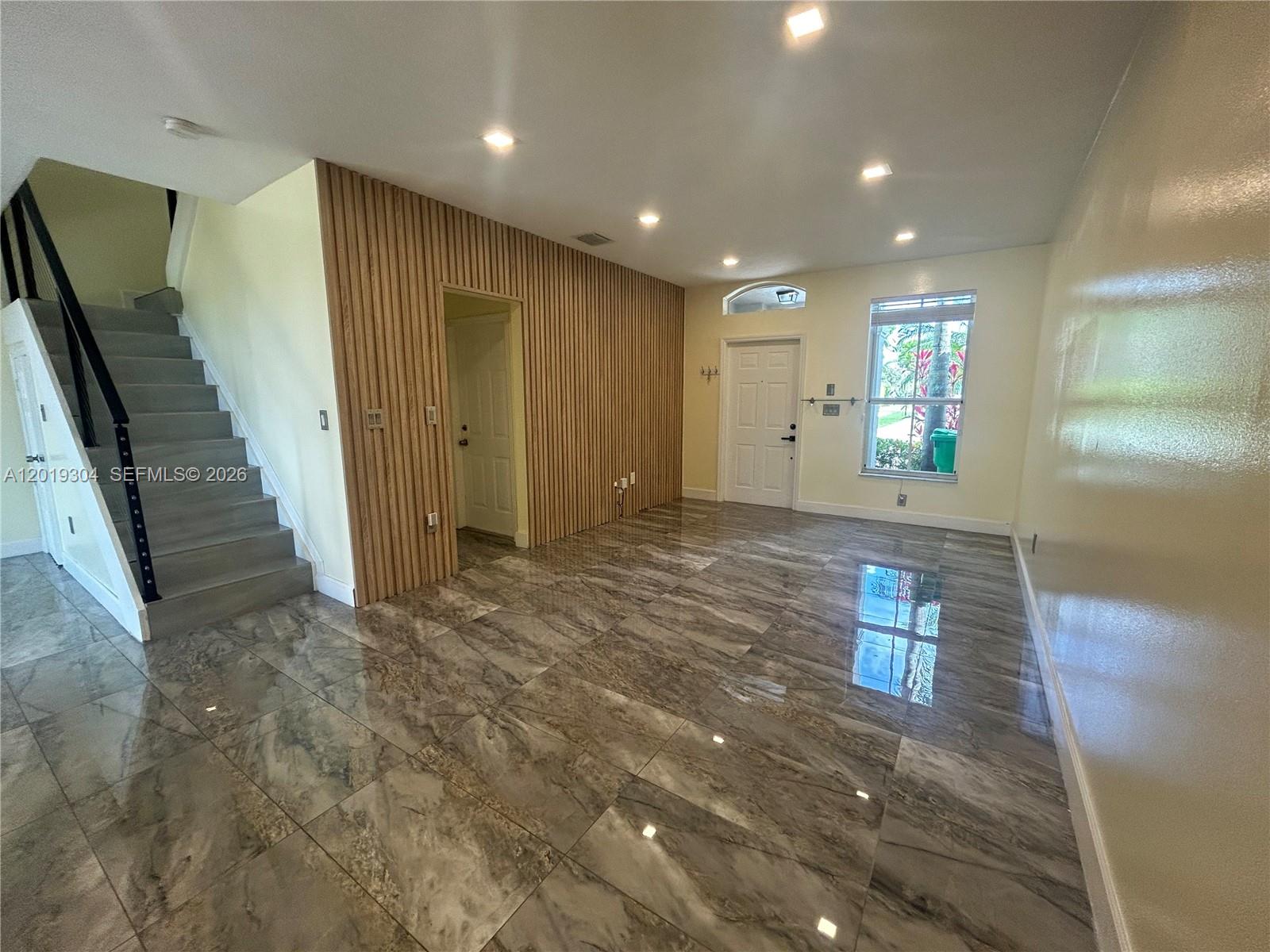 254 Riverwalk Cir