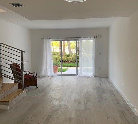 881 Ocean Dr Unit: TH11