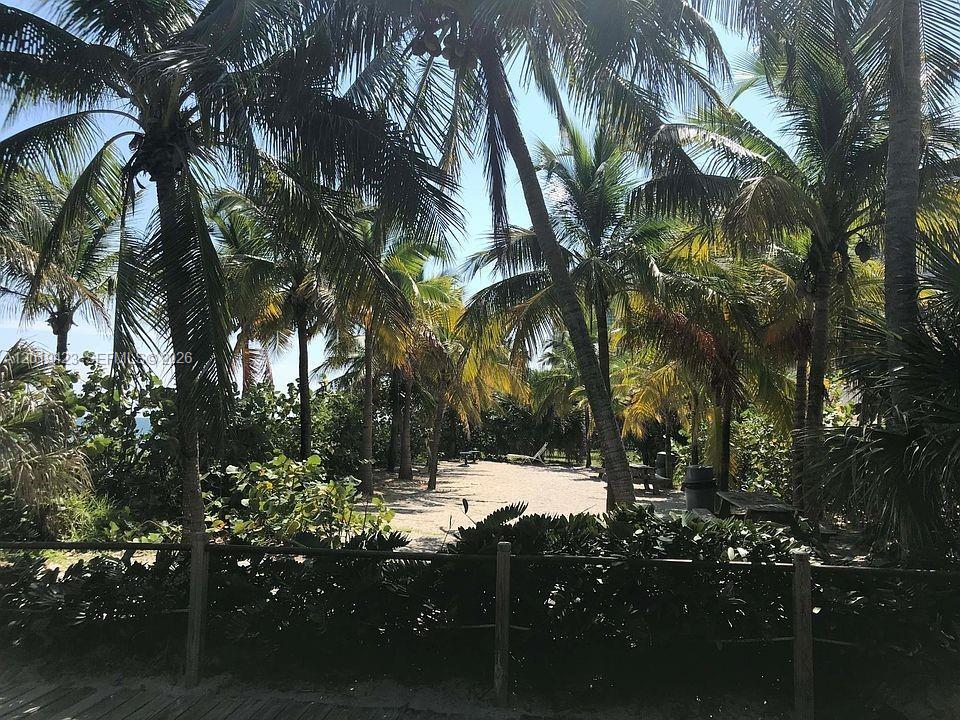 881 Ocean Dr Unit: TH11