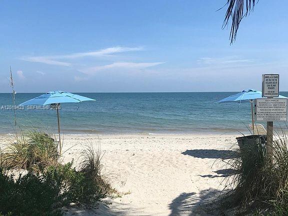 881 Ocean Dr Unit: TH11
