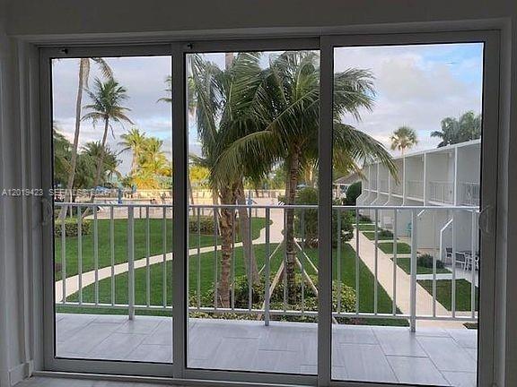 881 Ocean Dr Unit: TH11