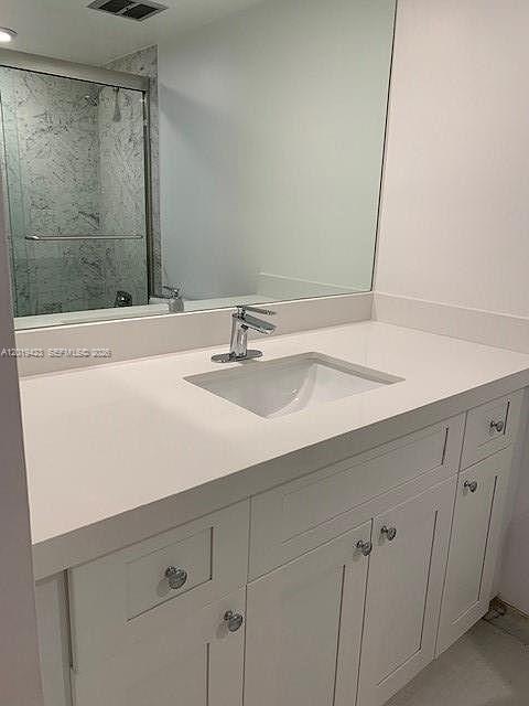 881 Ocean Dr Unit: TH11