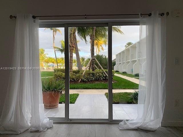 881 Ocean Dr Unit: TH11