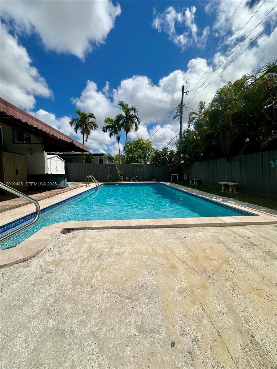 1700 SW 82nd Ave