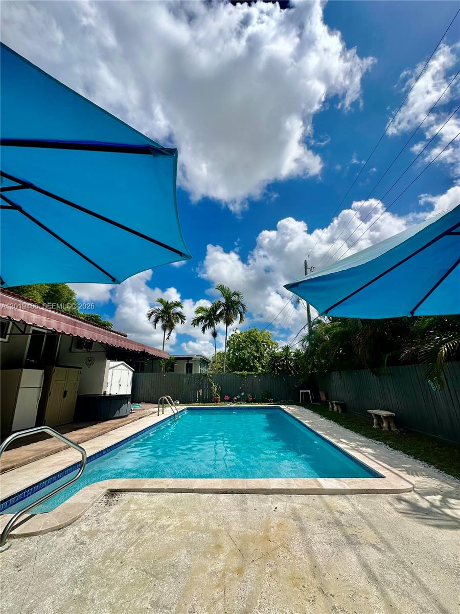 1700 SW 82nd Ave