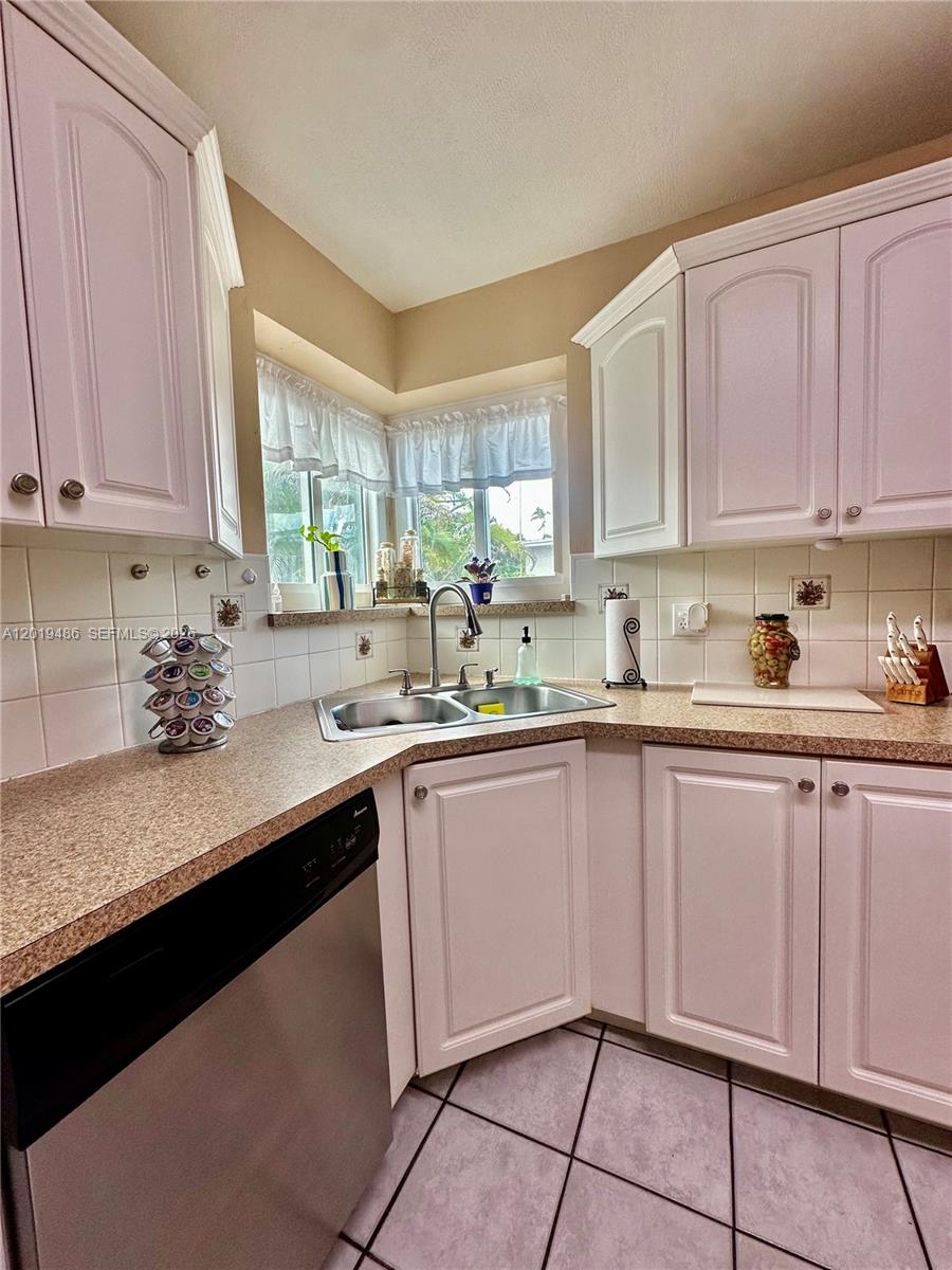 1700 SW 82nd Ave