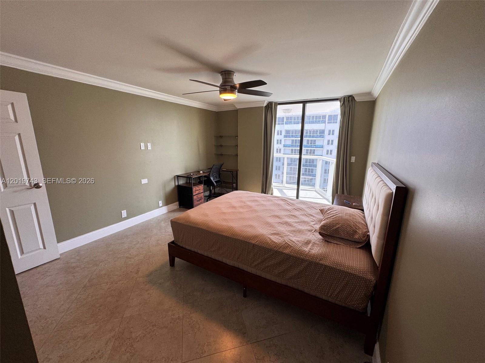 2401 Collins Ave # 1807