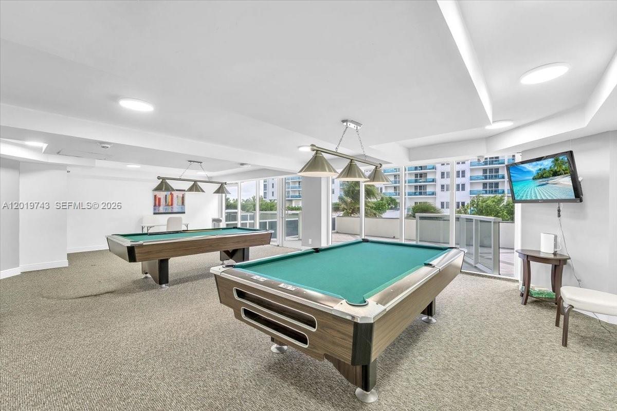 2401 Collins Ave # 1807