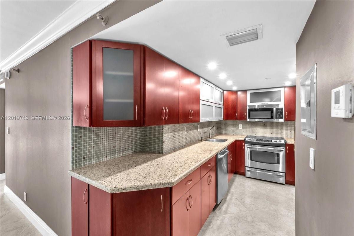 2401 Collins Ave # 1807