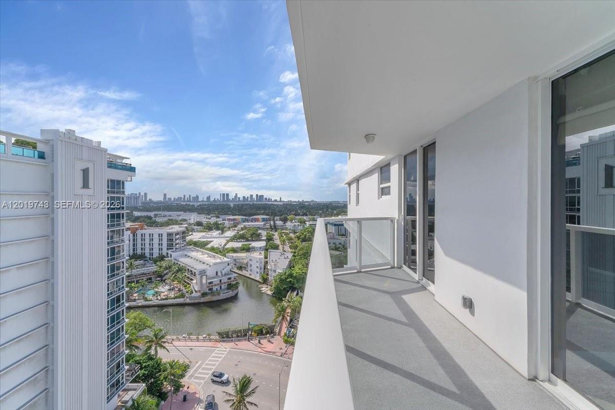 2401 Collins Ave # 1807