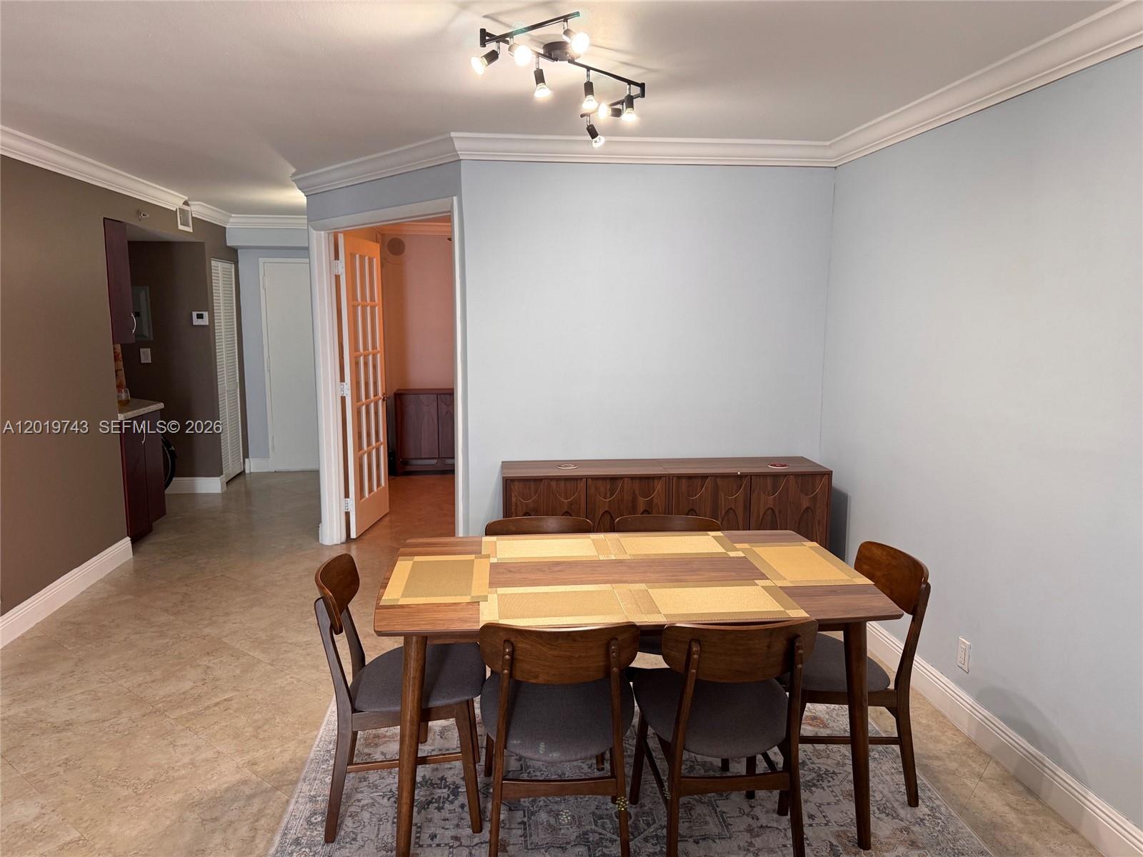 2401 Collins Ave # 1807