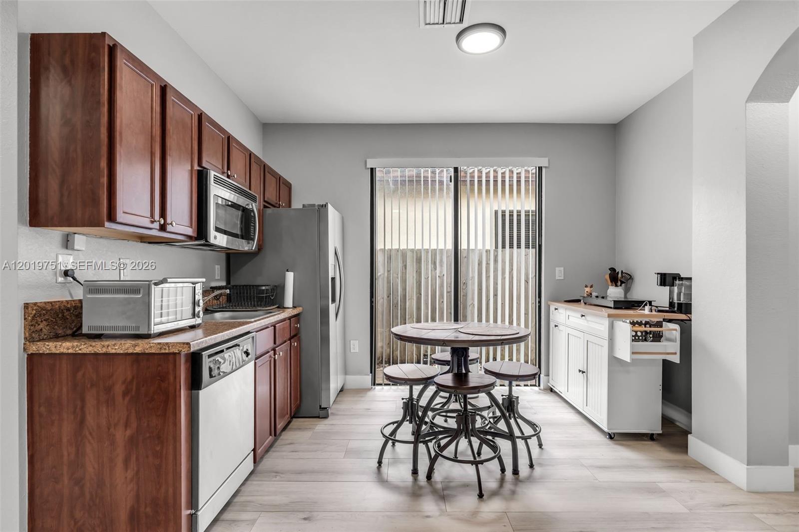 633 SE 35th Ter