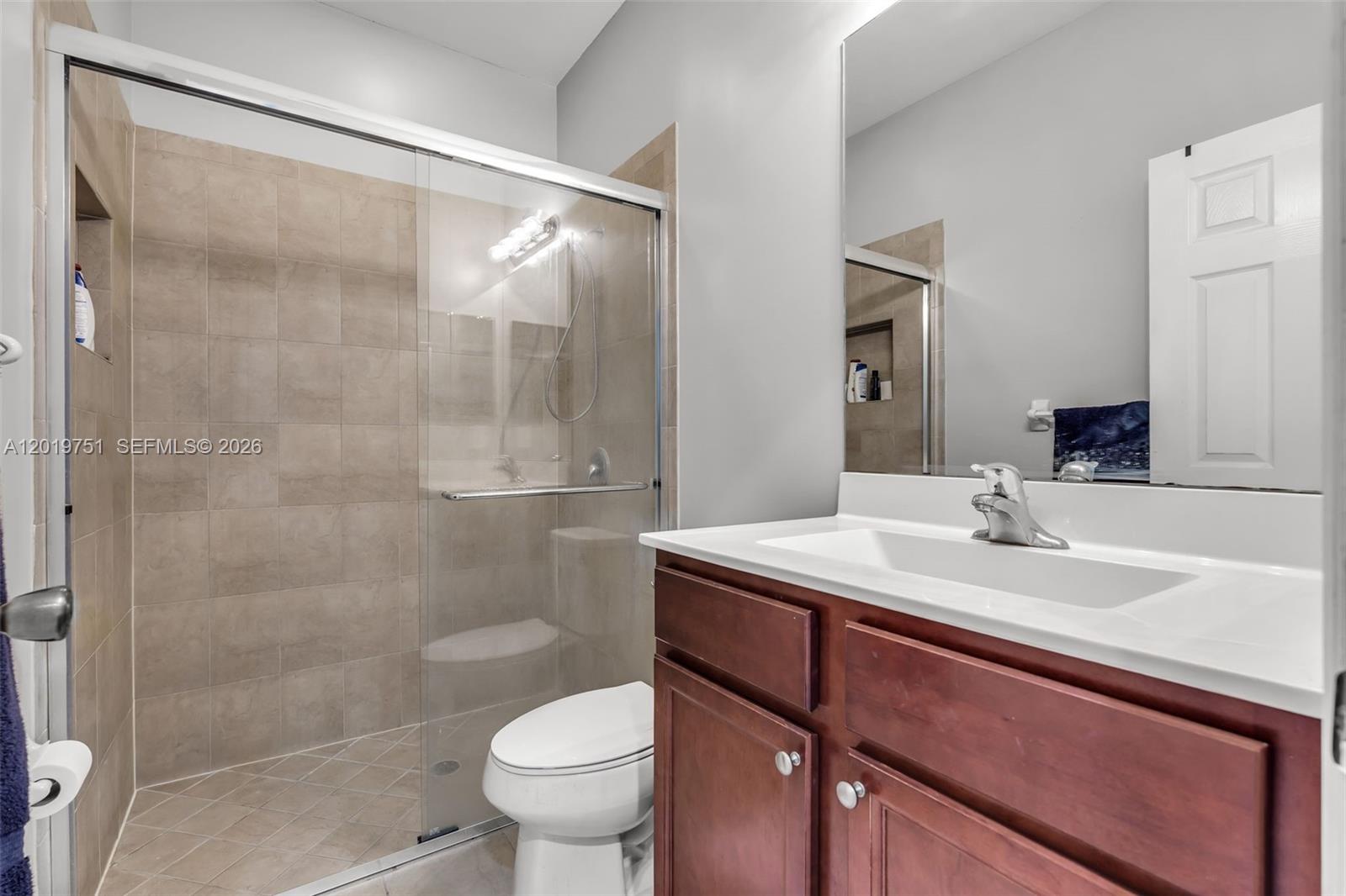 633 SE 35th Ter