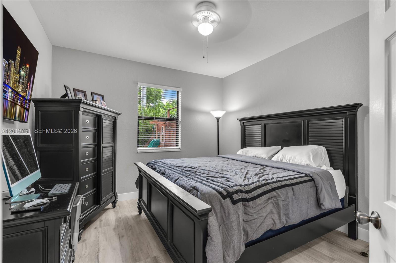633 SE 35th Ter