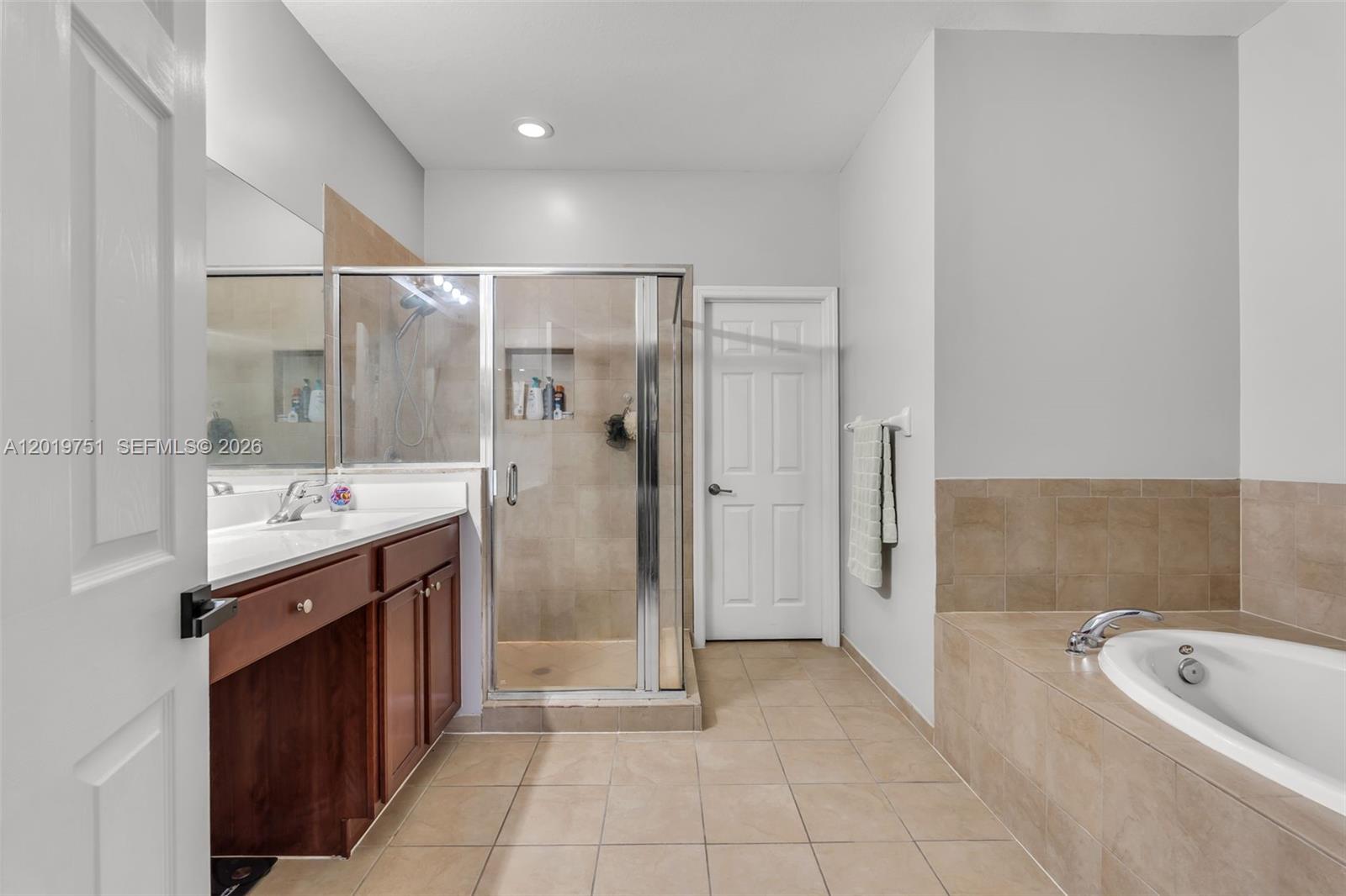 633 SE 35th Ter