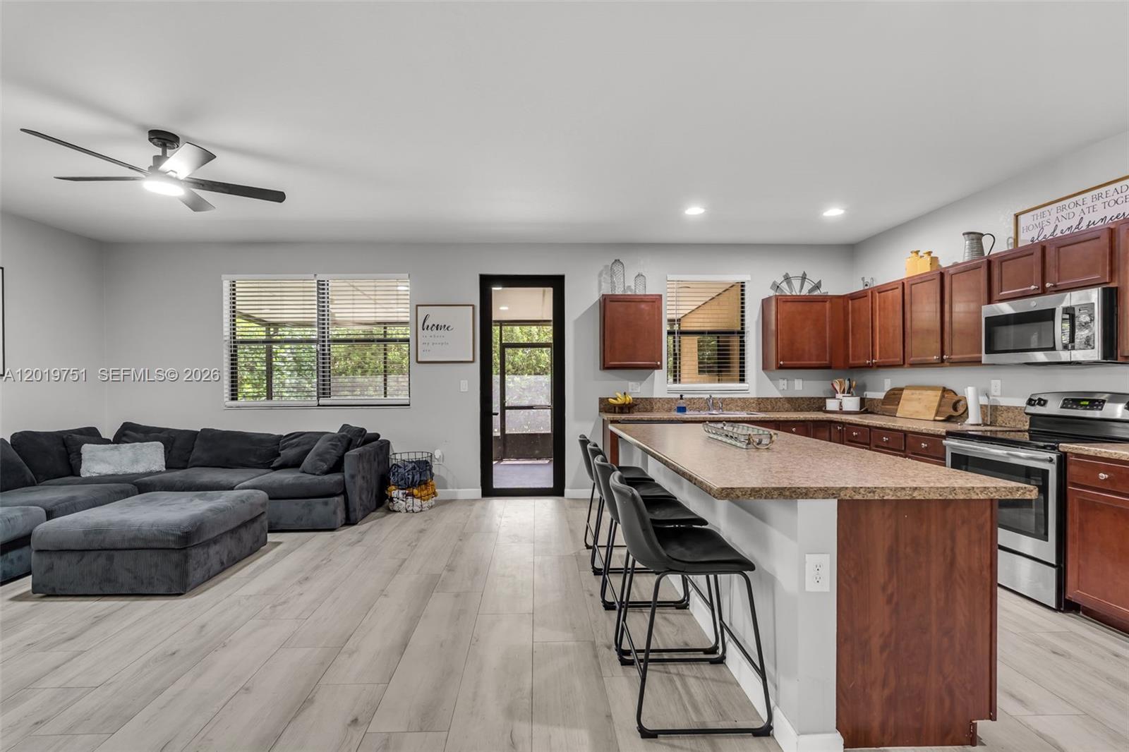 633 SE 35th Ter