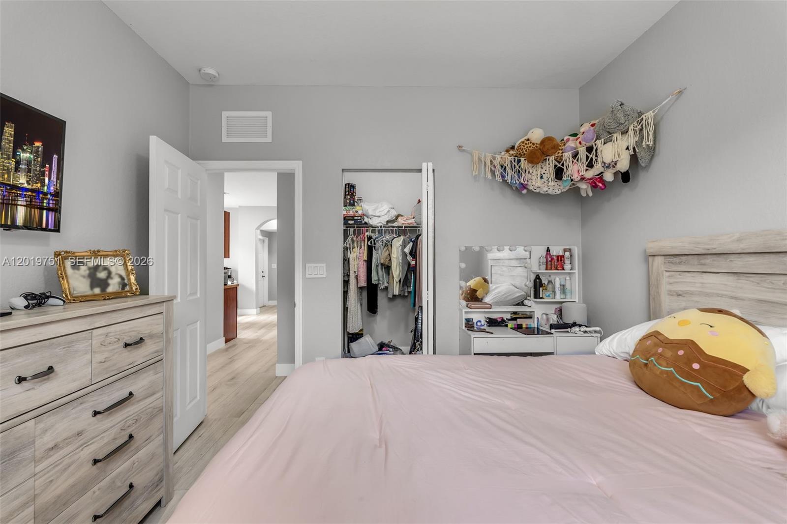 633 SE 35th Ter