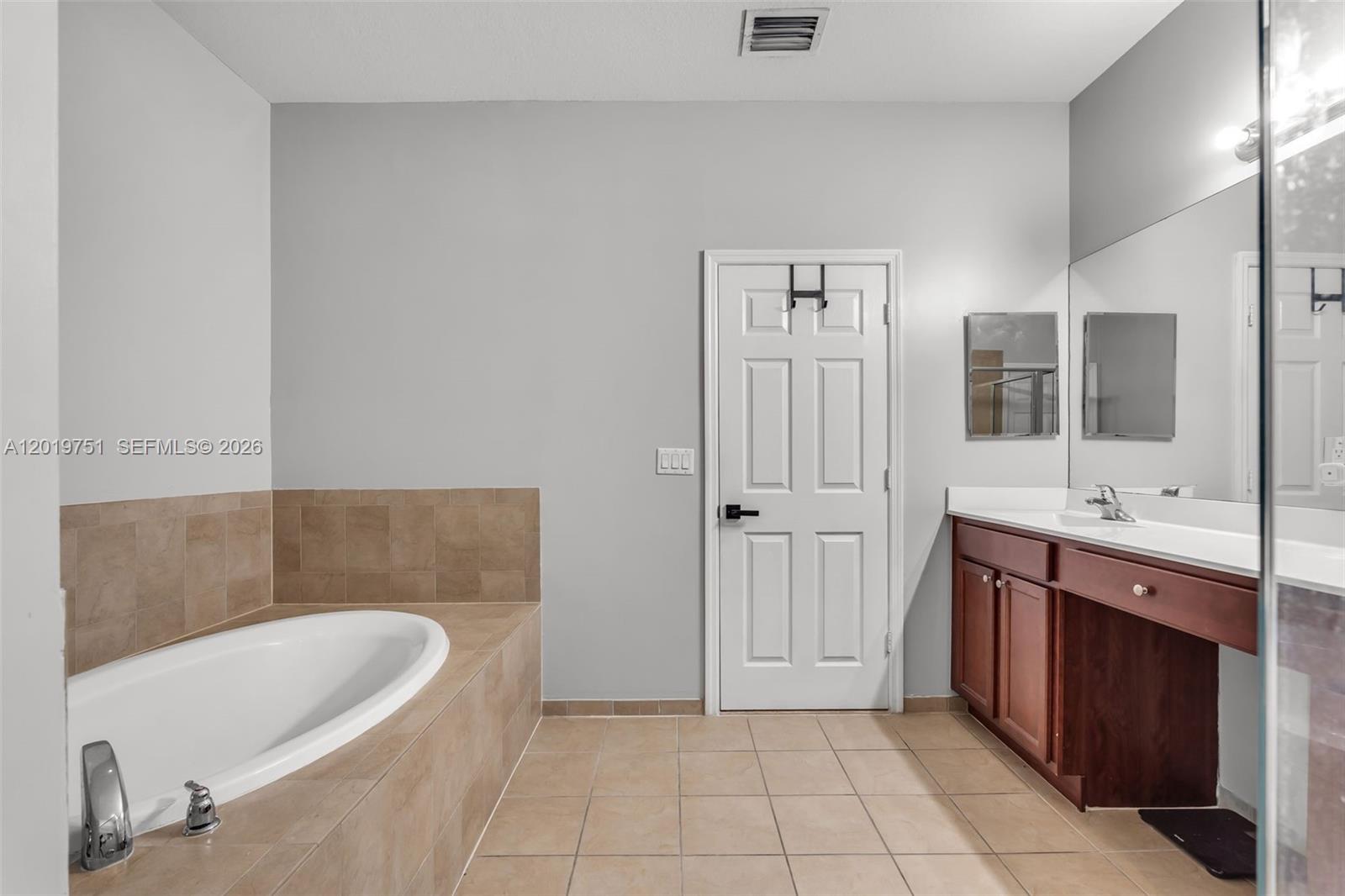 633 SE 35th Ter