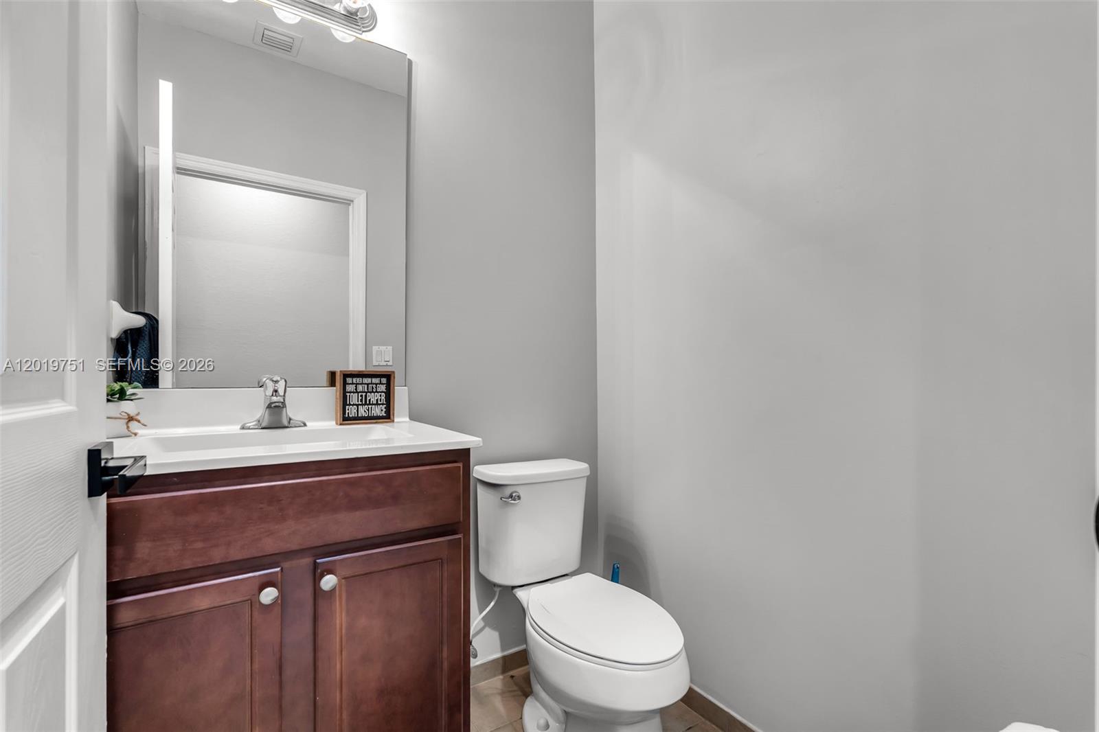 633 SE 35th Ter