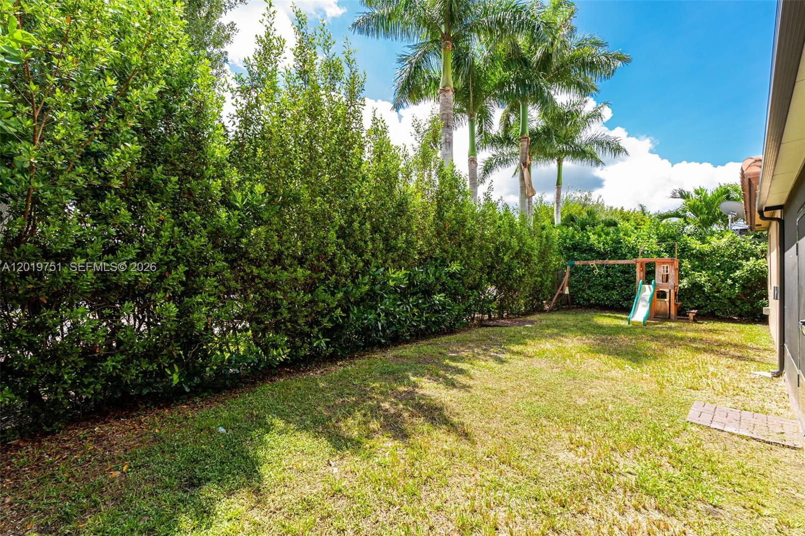 633 SE 35th Ter