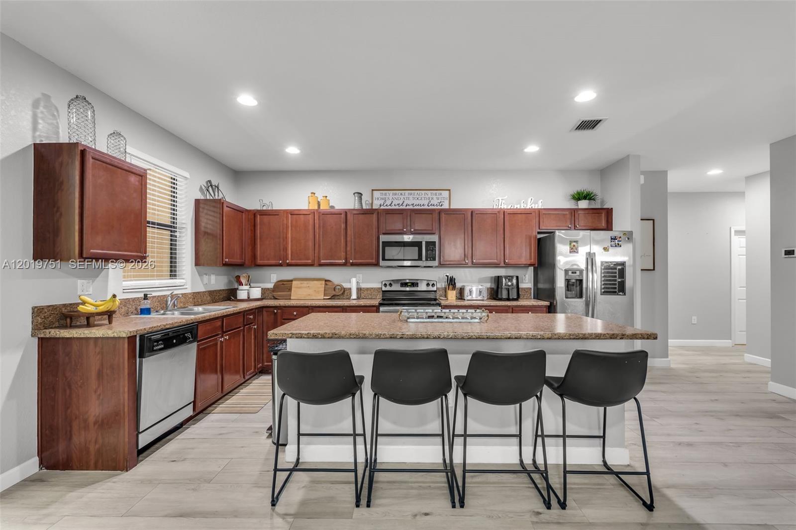 633 SE 35th Ter