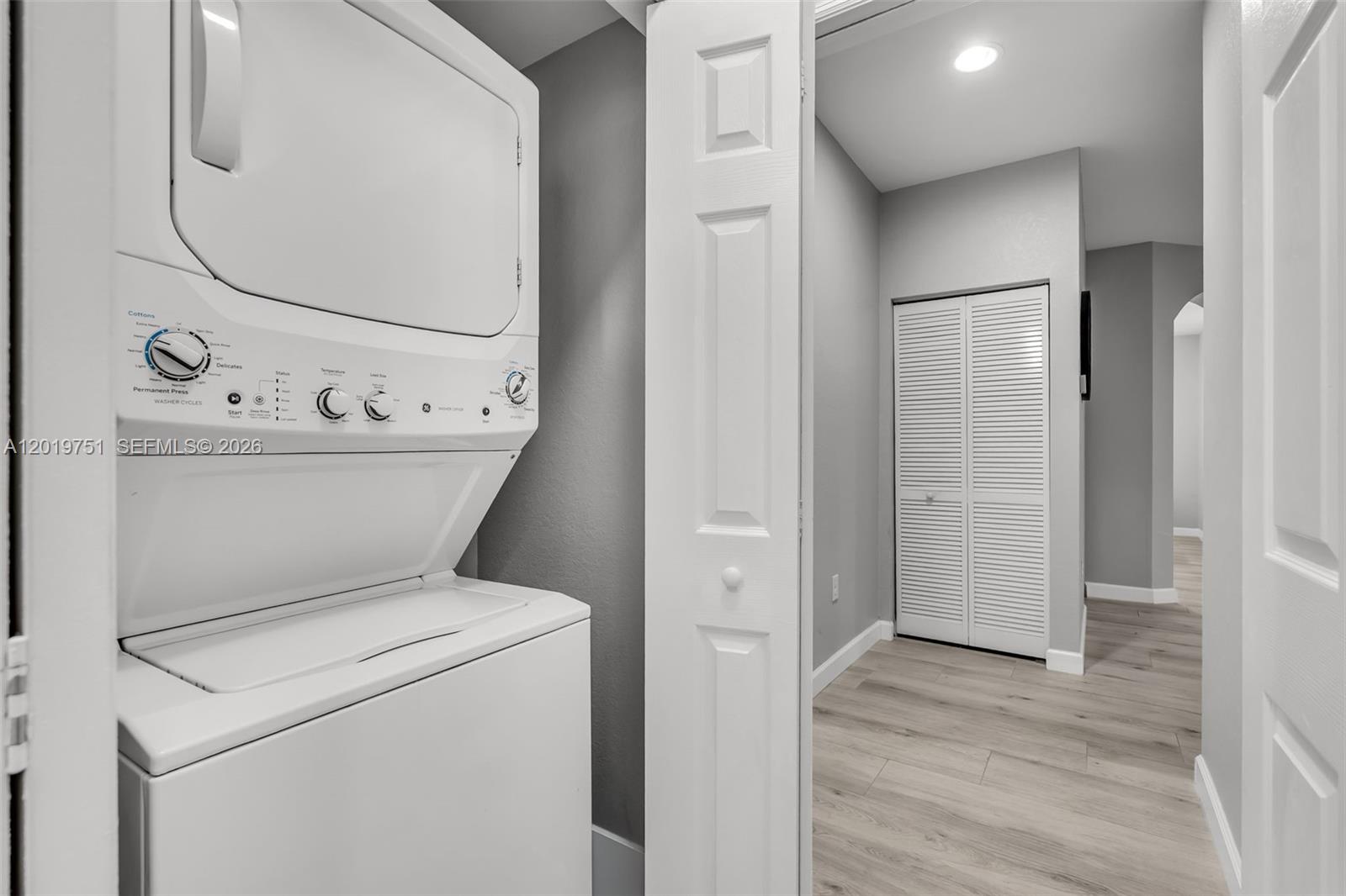 633 SE 35th Ter