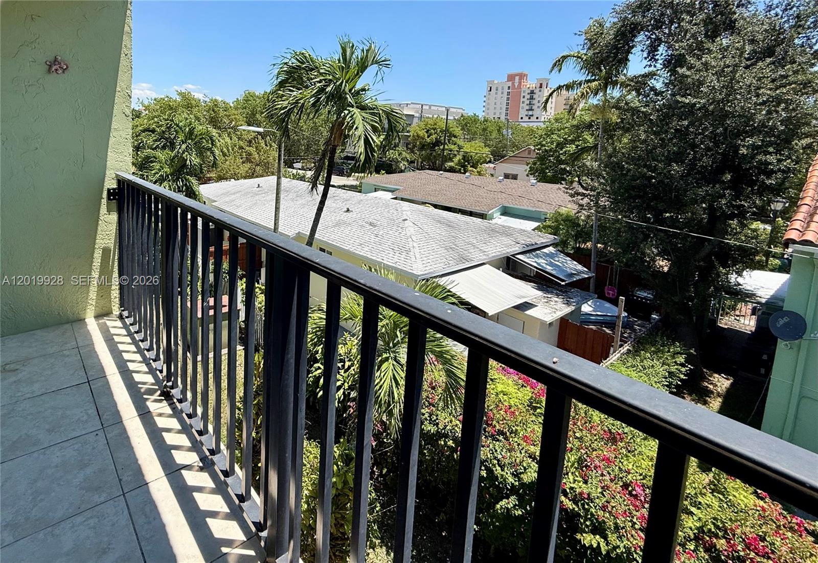 1530 SW 2nd St # 304