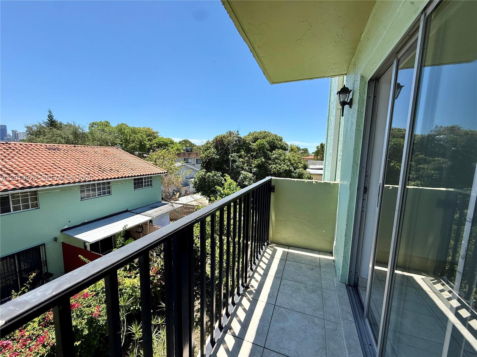 1530 SW 2nd St # 304