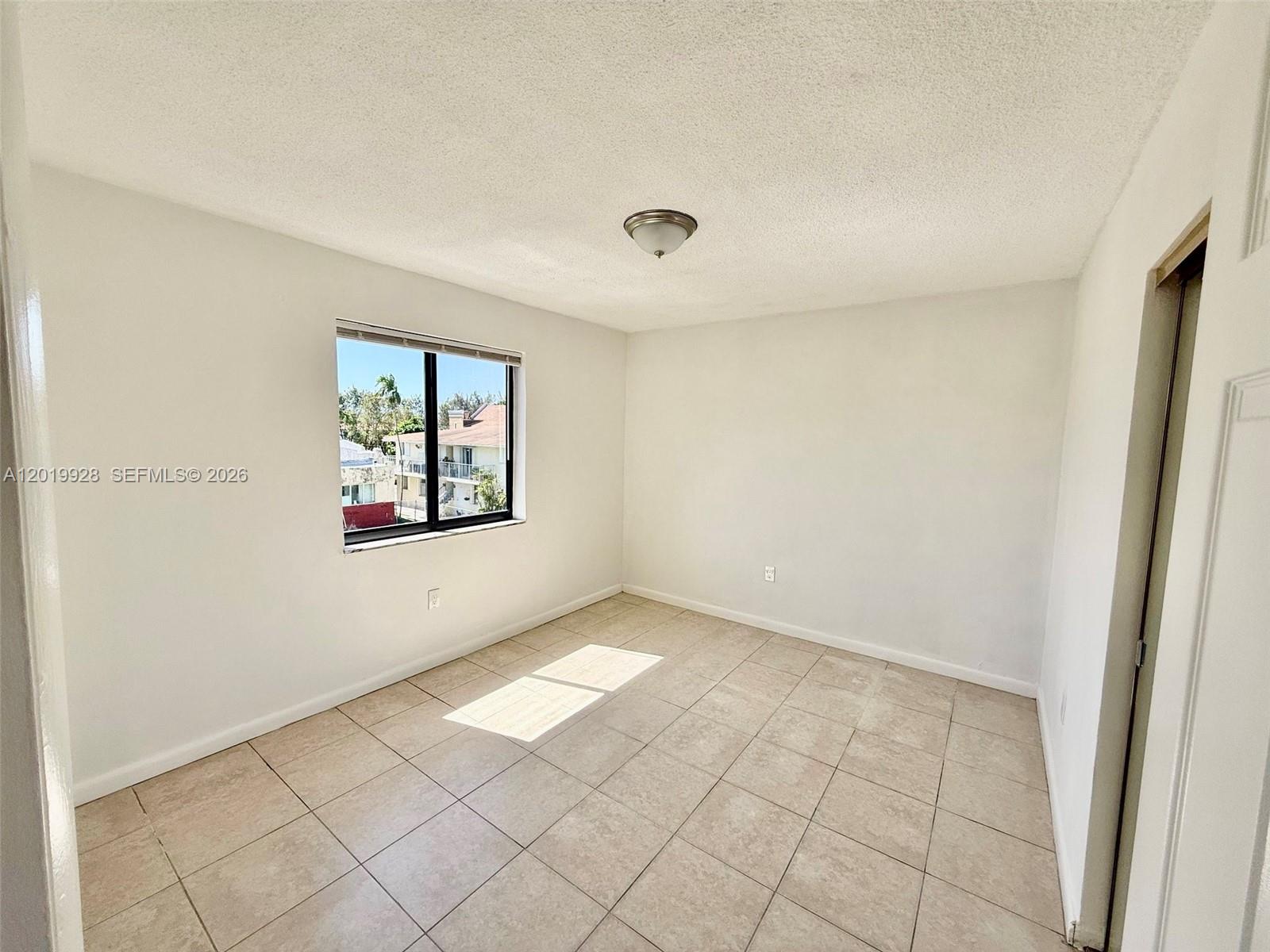 1530 SW 2nd St # 304