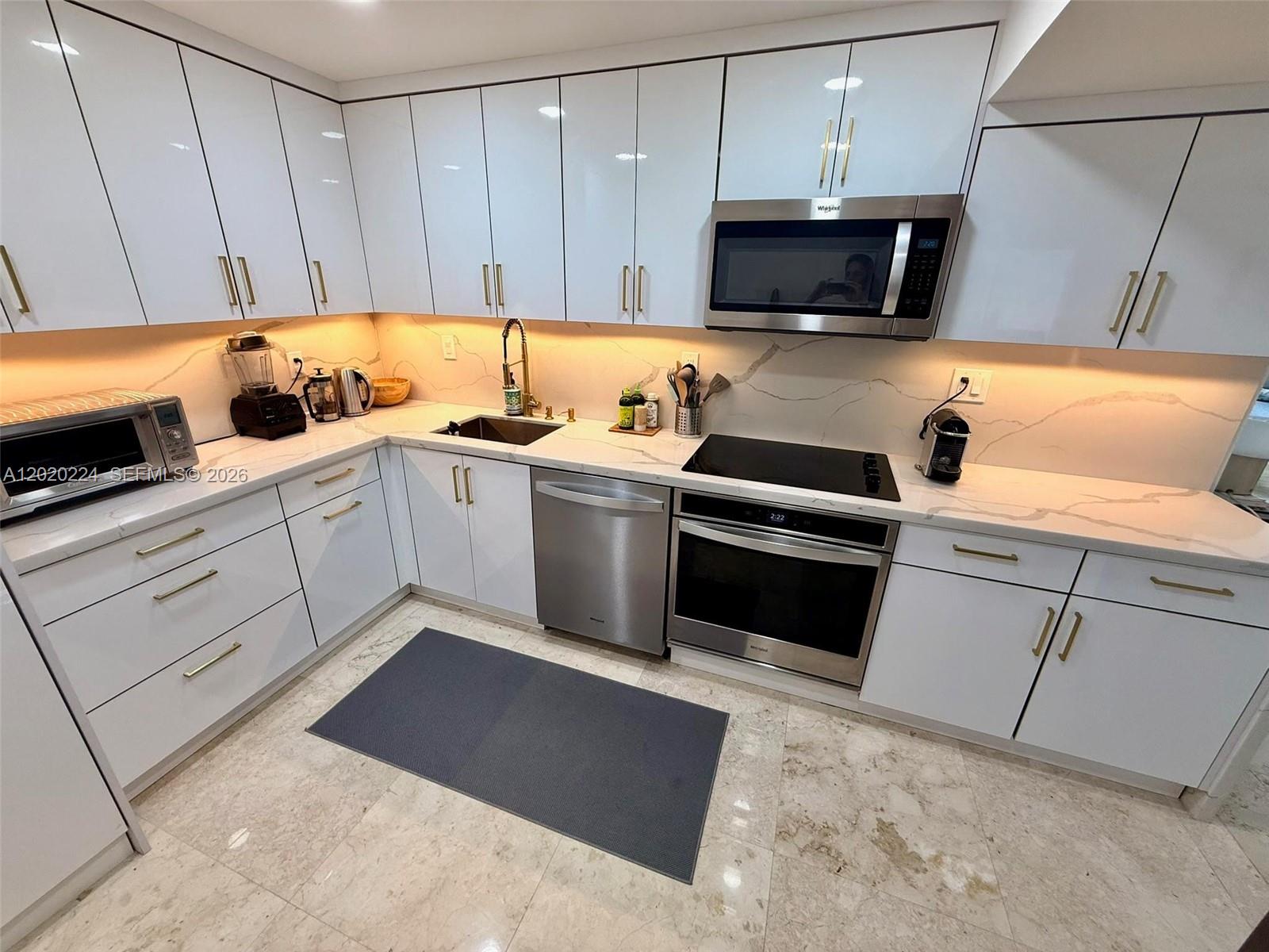 1420 Brickell Bay Dr # 1108B