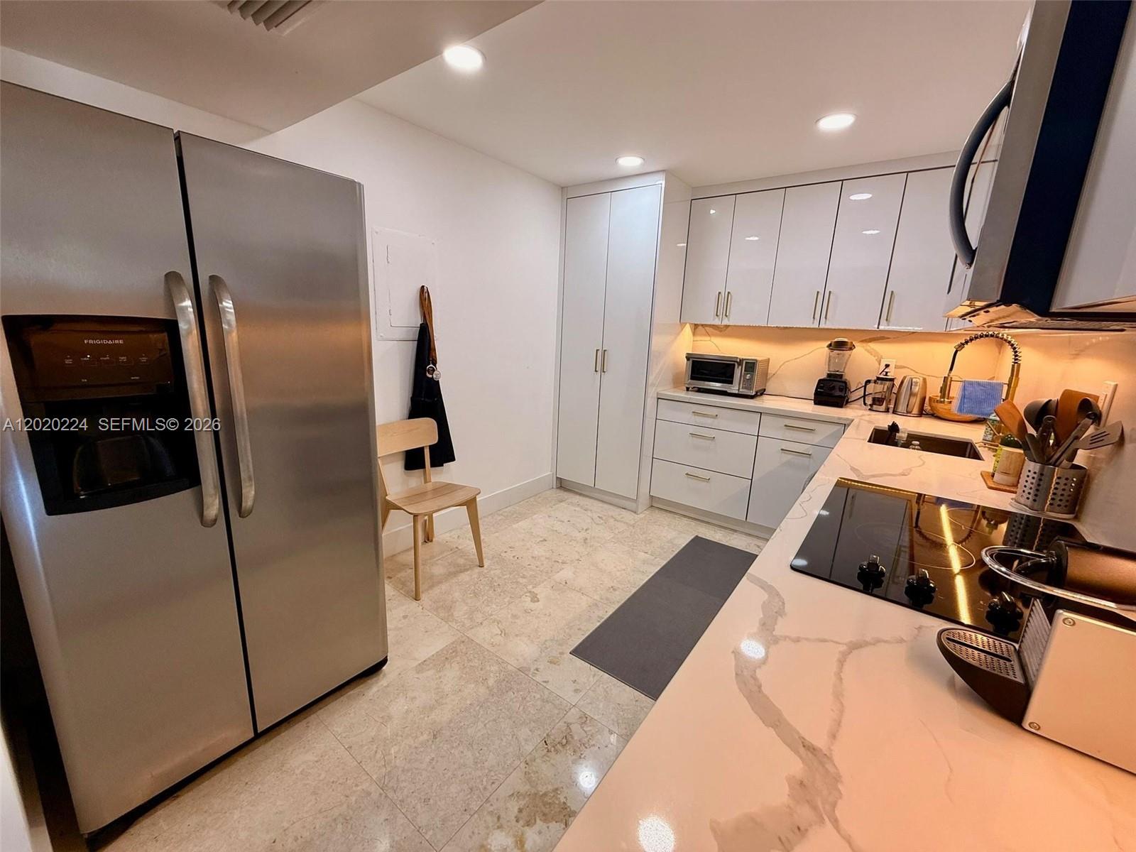 1420 Brickell Bay Dr # 1108B