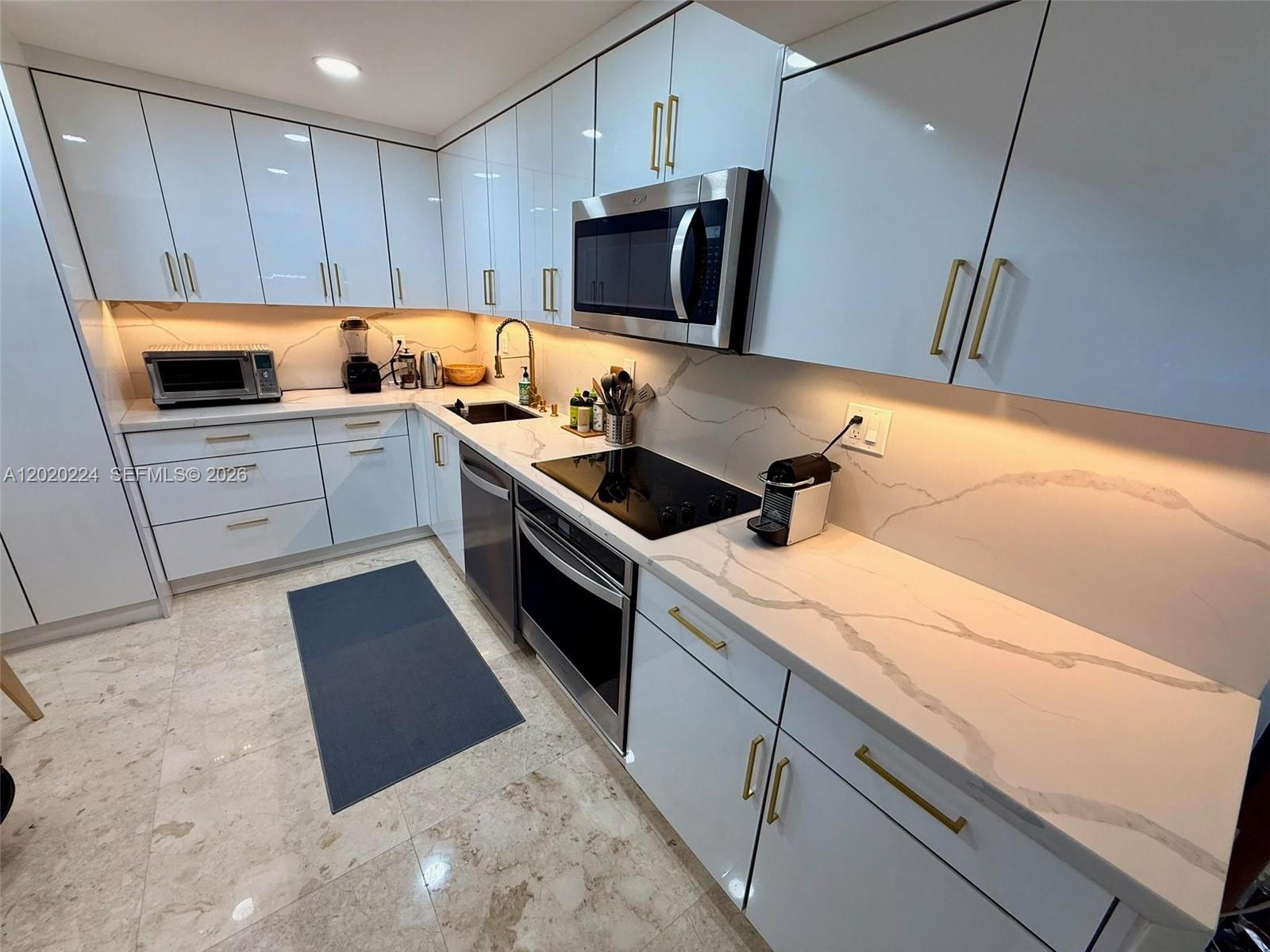 1420 Brickell Bay Dr # 1108B