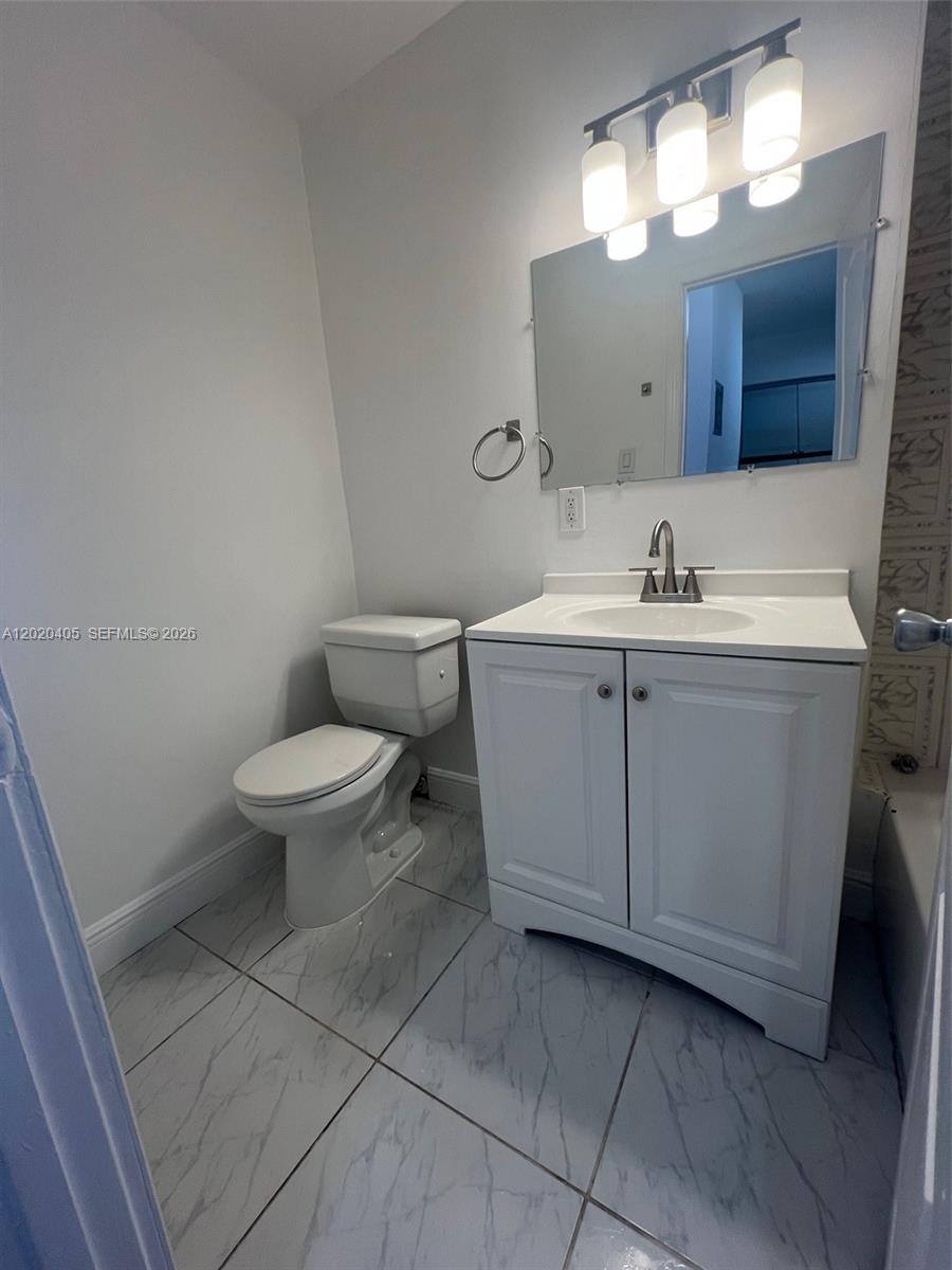 820 Euclid Ave # 303