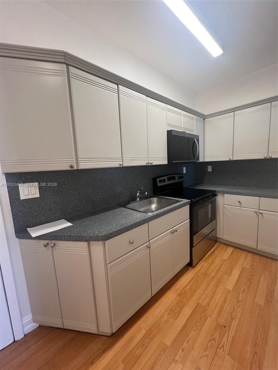 820 Euclid Ave # 303