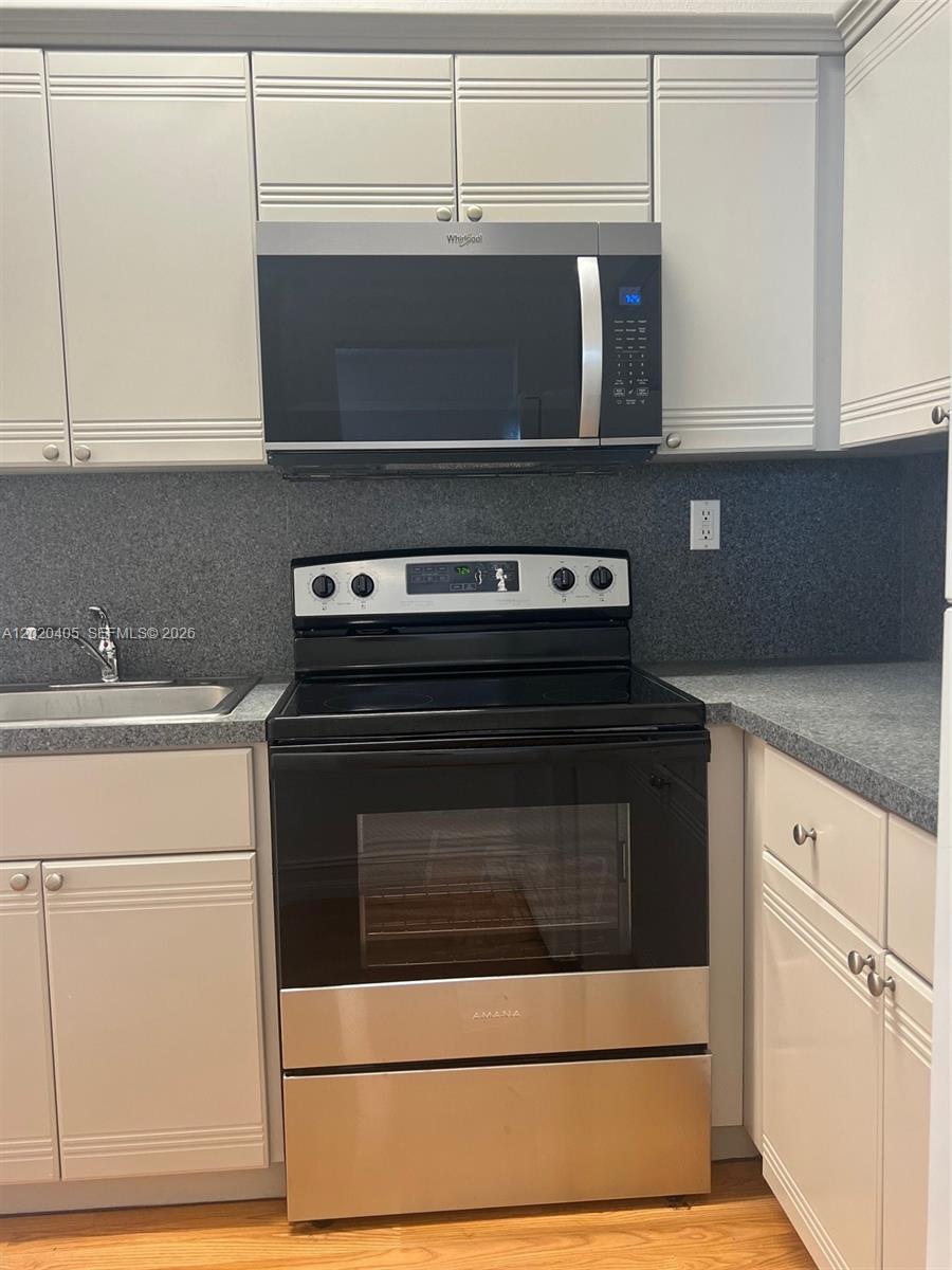 820 Euclid Ave # 303