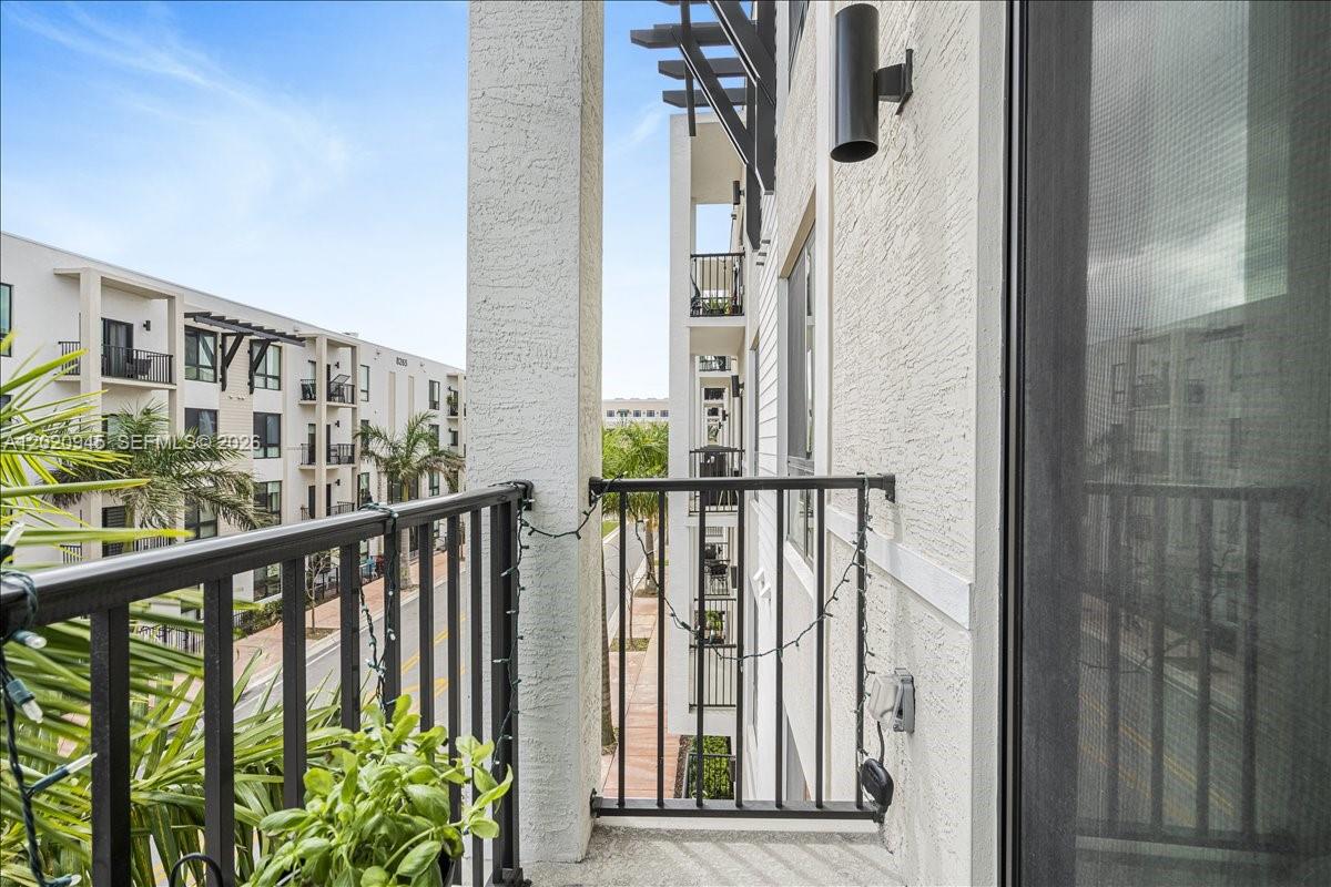 8301 NW 41st St # 309 Unit: B-309