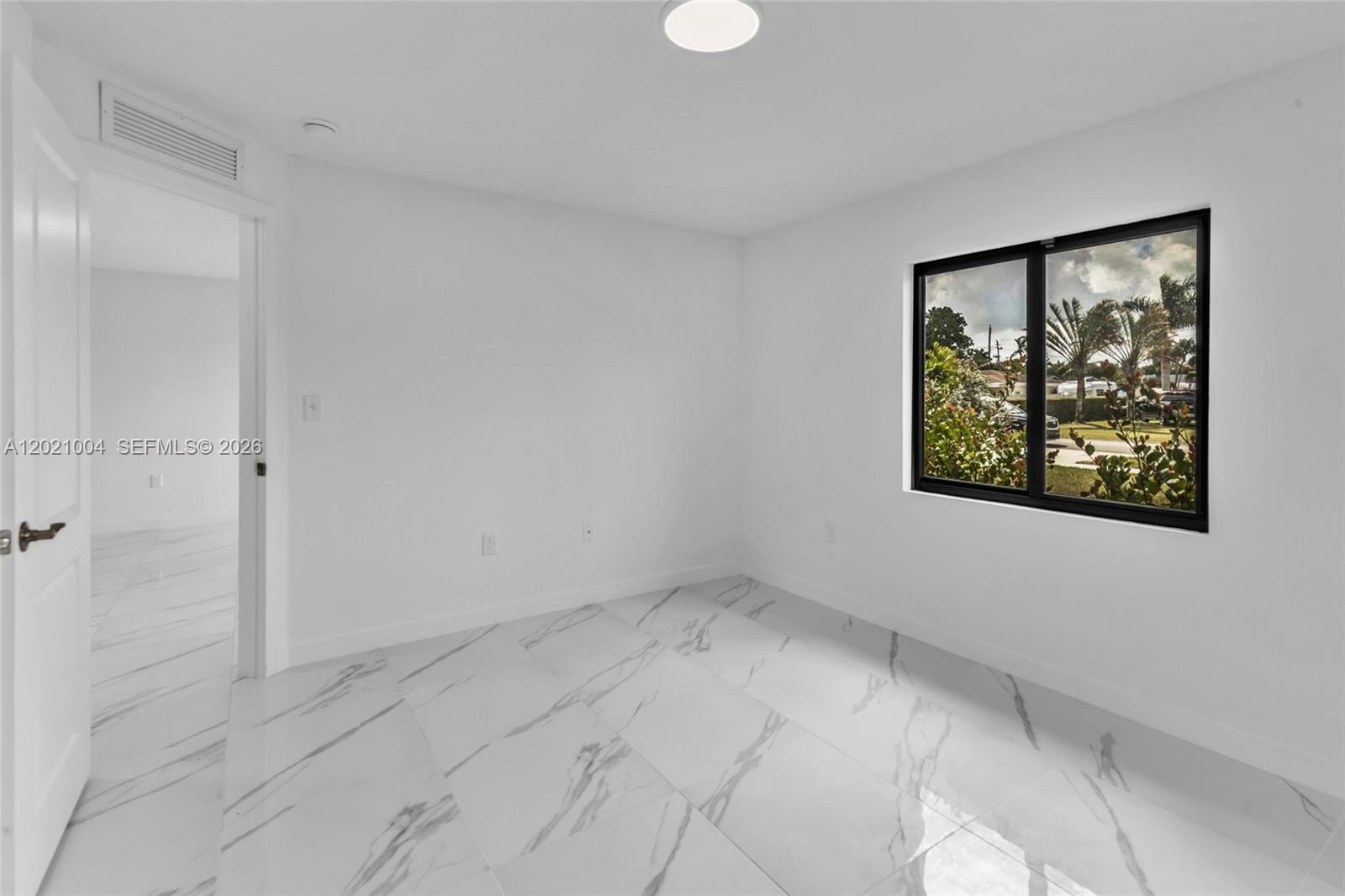 152 NW 18th St