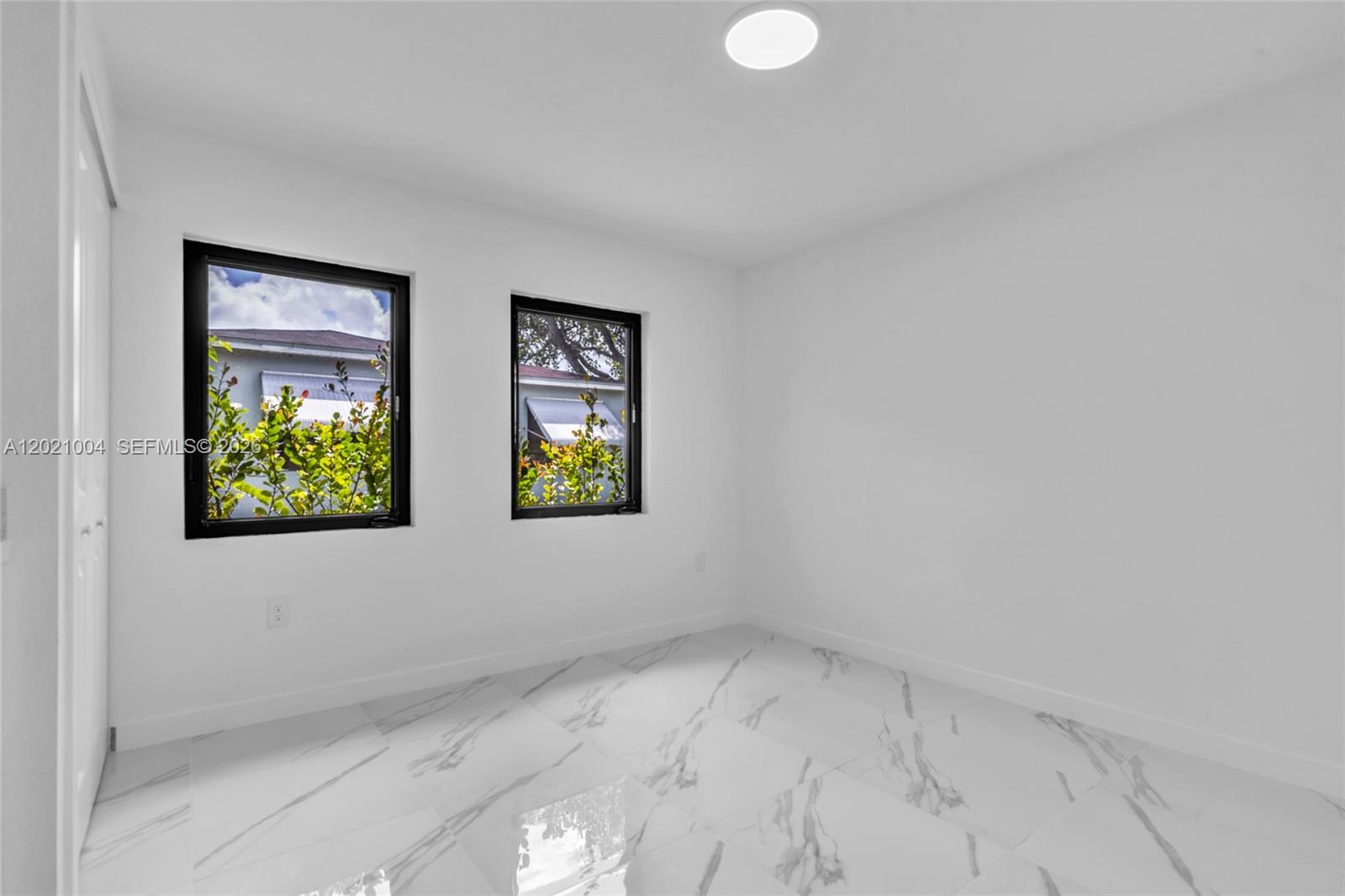 152 NW 18th St