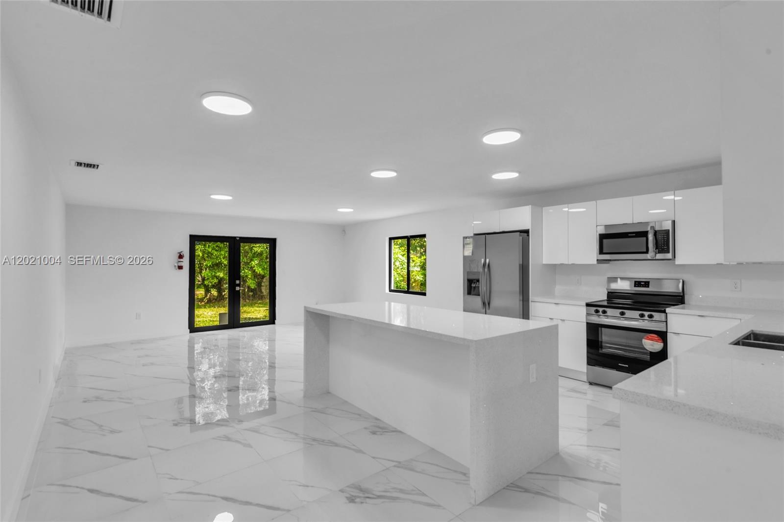 152 NW 18th St