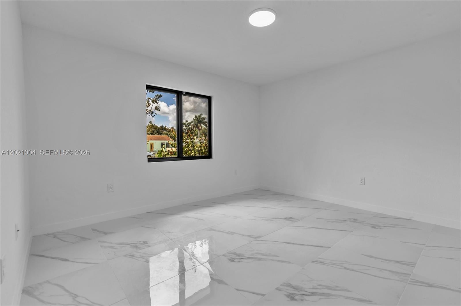 152 NW 18th St