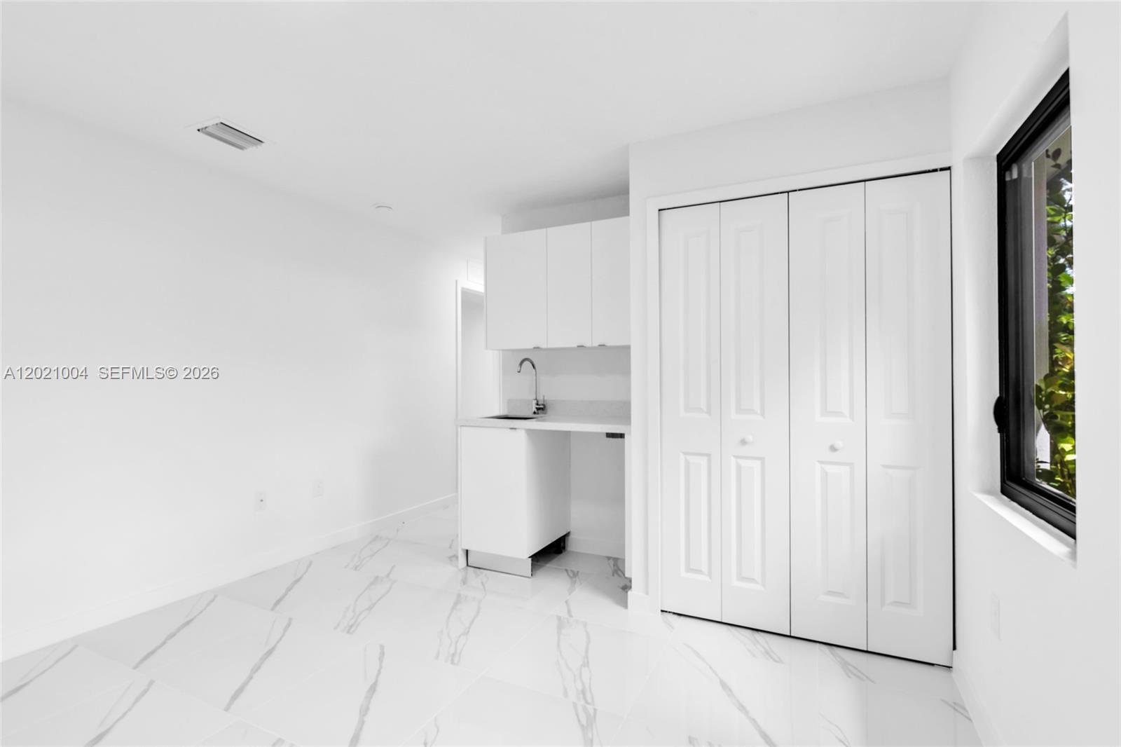 152 NW 18th St