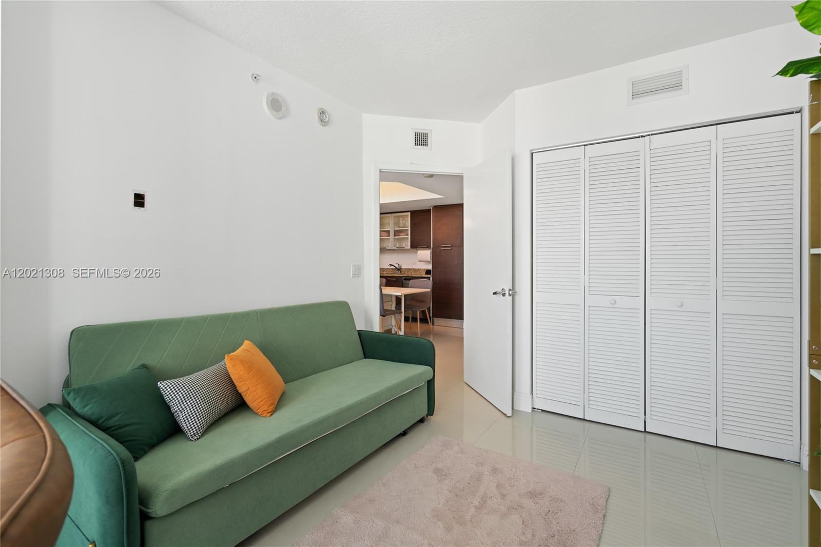 41 SE 5th St # 1609