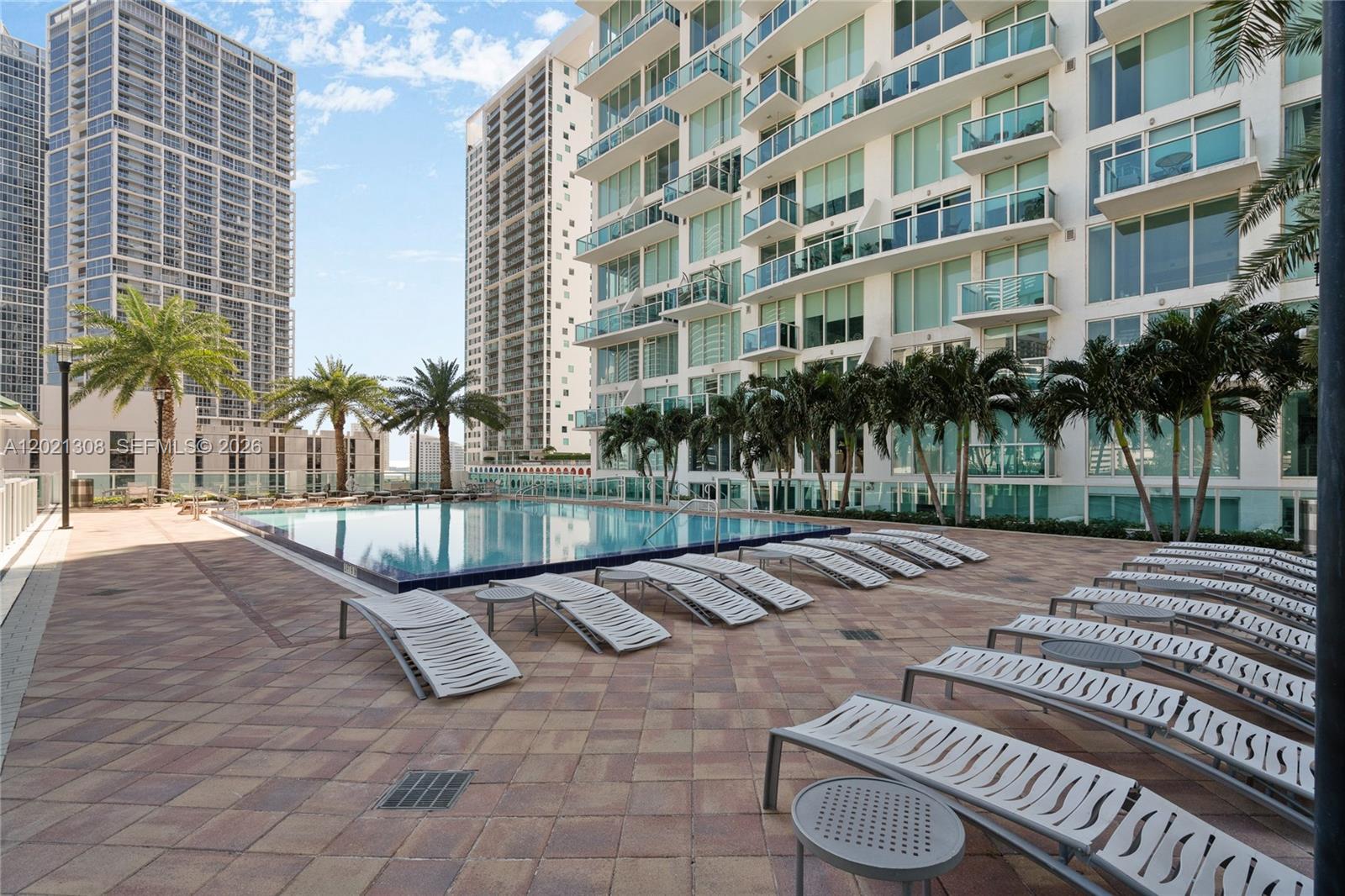 41 SE 5th St # 1609