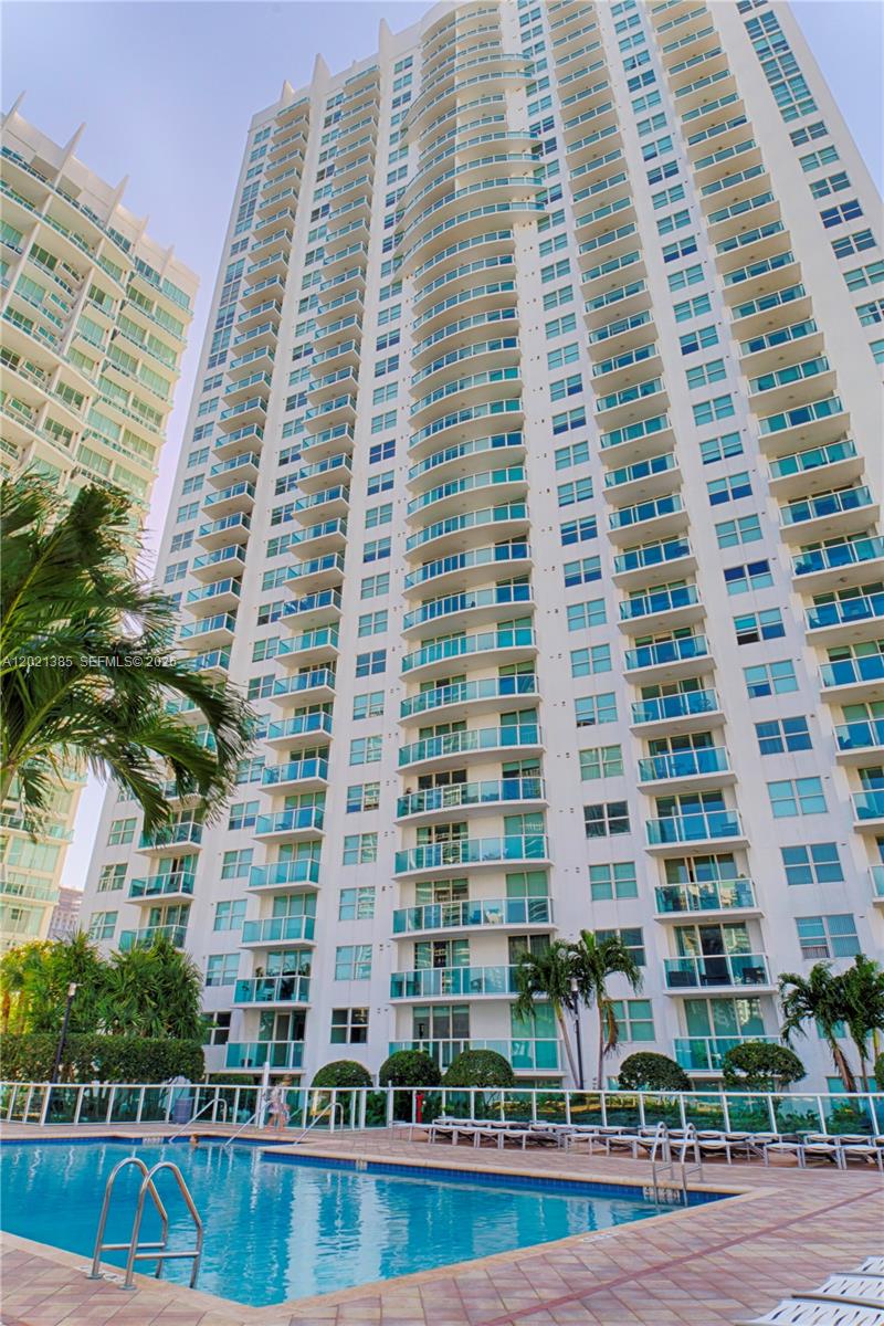 31 SE 5th St # 1208