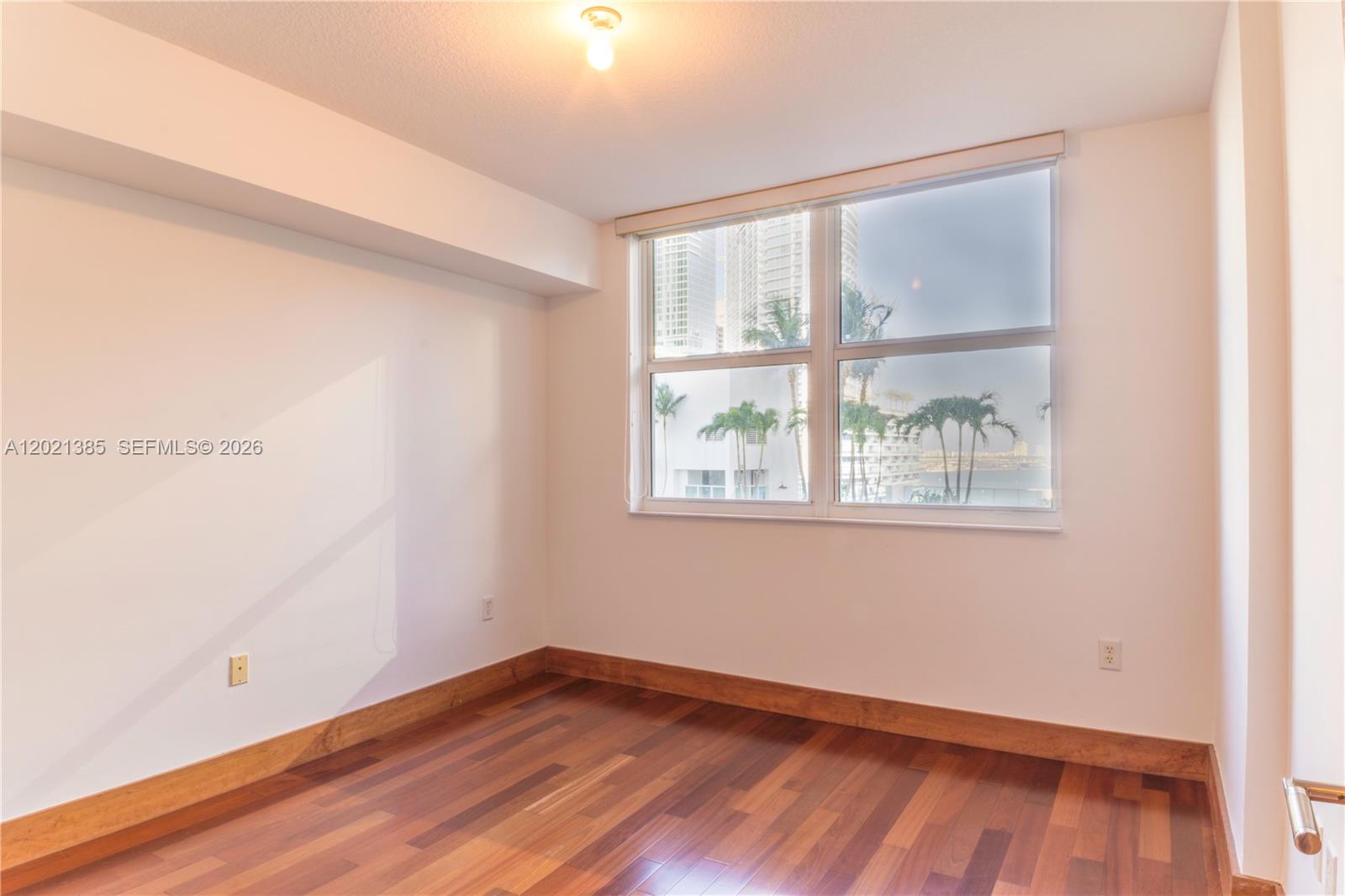 31 SE 5th St # 1208