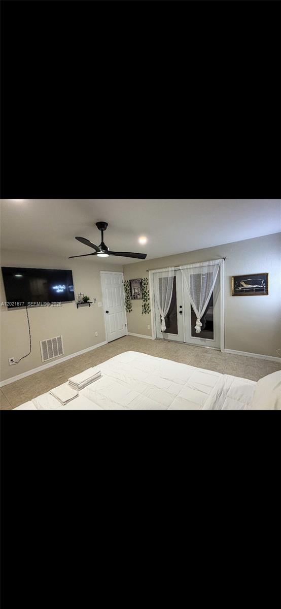 370 Hand Ave