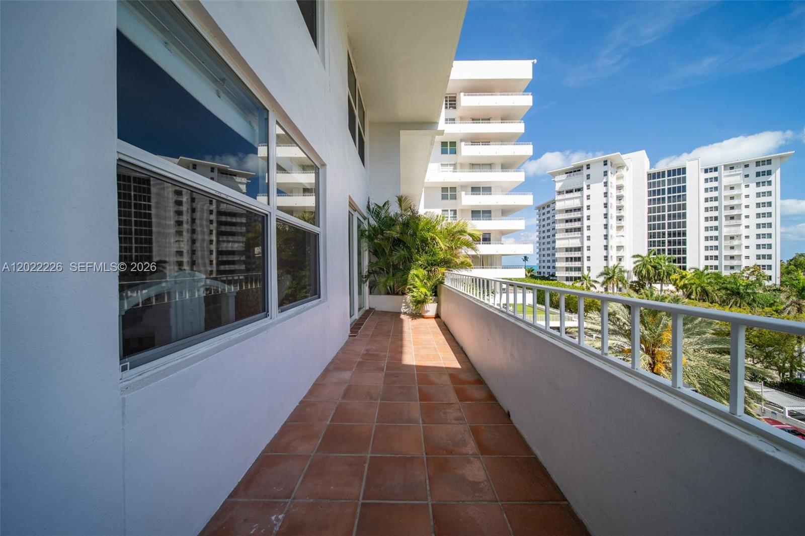 199 Ocean Lane Dr # 515