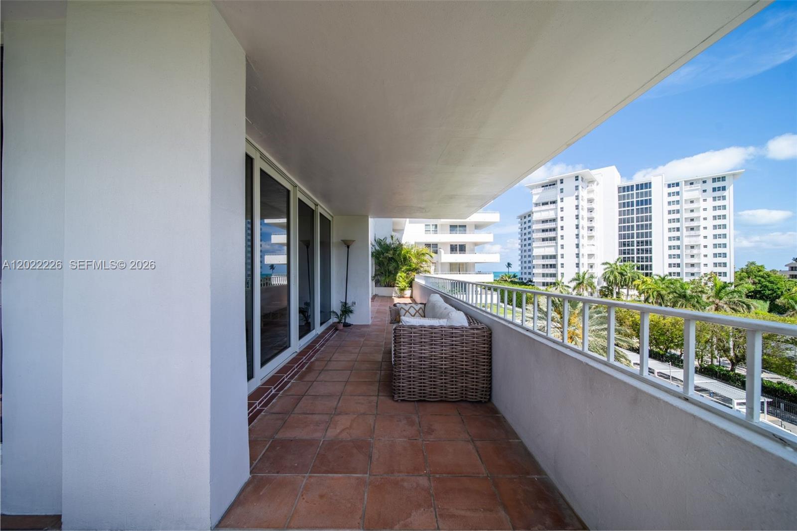 199 Ocean Lane Dr # 515
