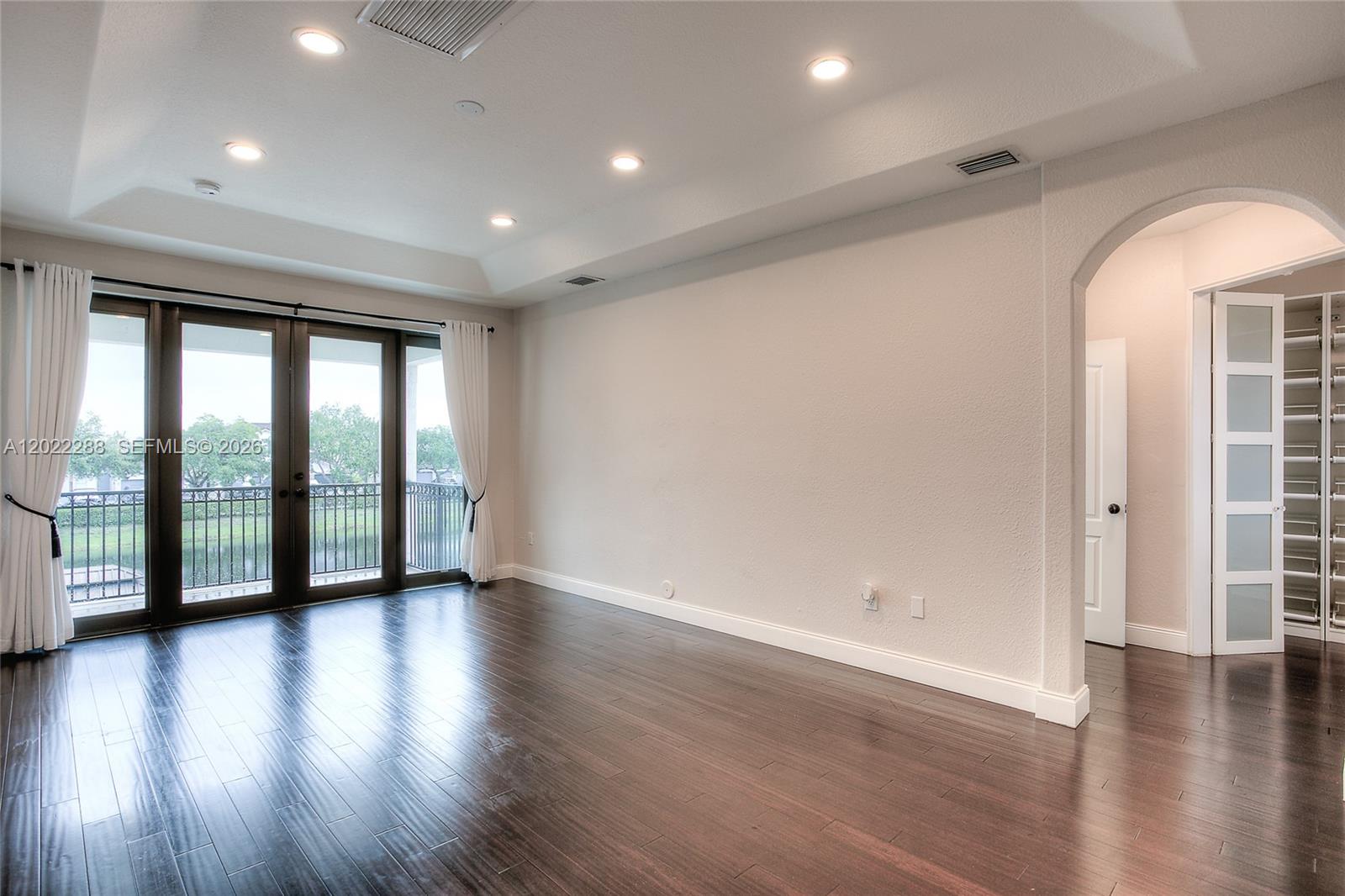 18355 NW 89th Ave Unit: *